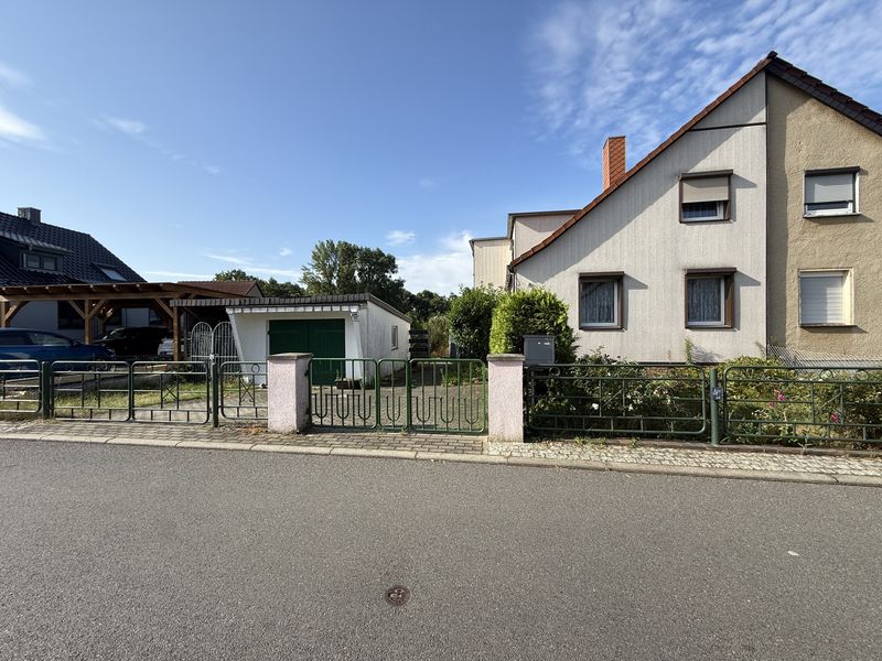 Gepflegte Doppelhaushälfte in Bitterfeld-Wolfen